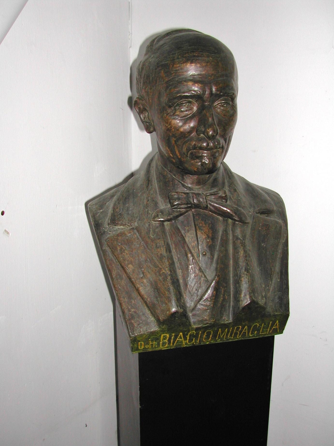 Biagio Miraglia's bust in the Reale Casa dei Matti.JPG